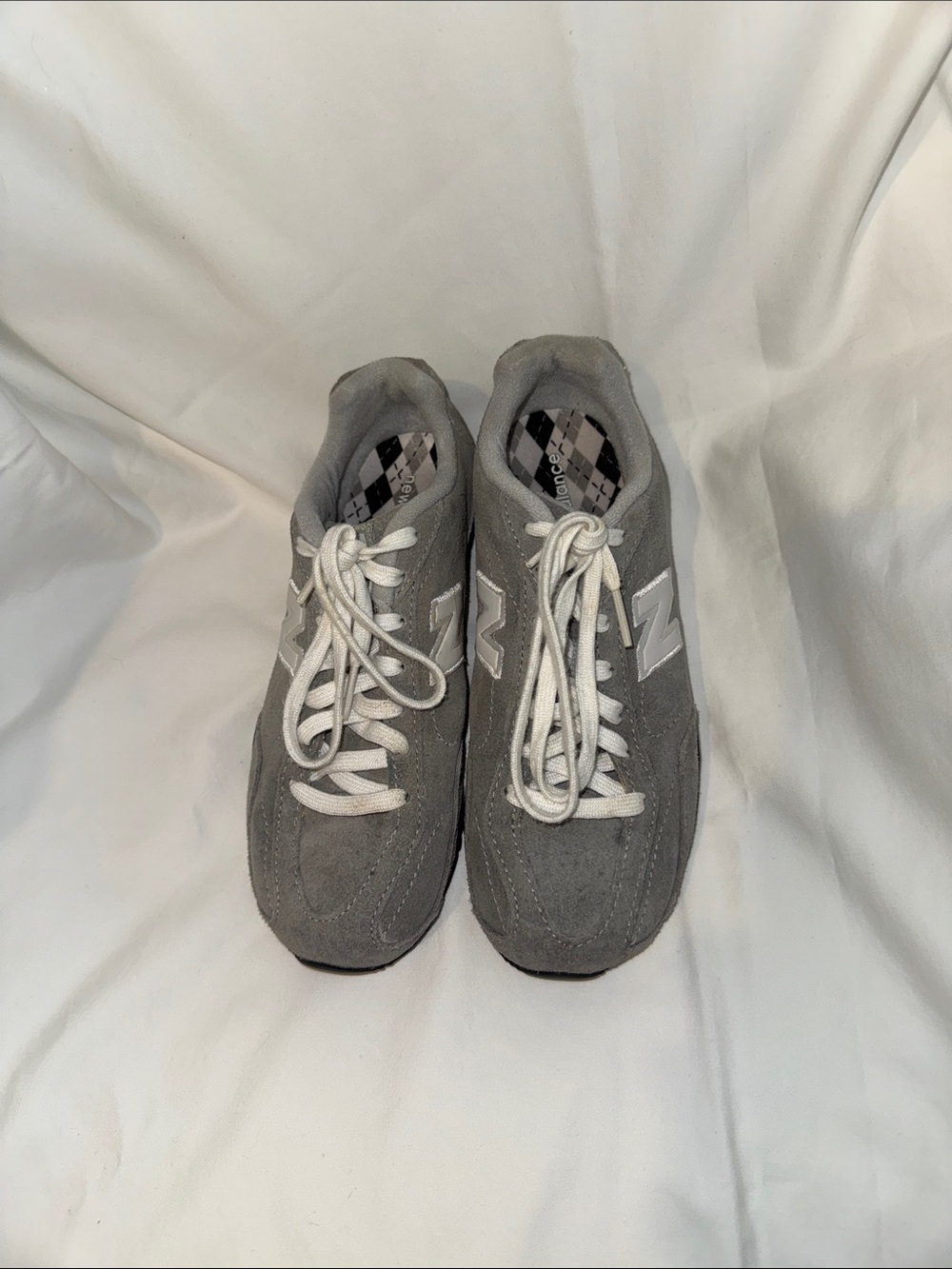 New Balance Kids Gray Suede Lace-Up Sneakers with White Accents size 5